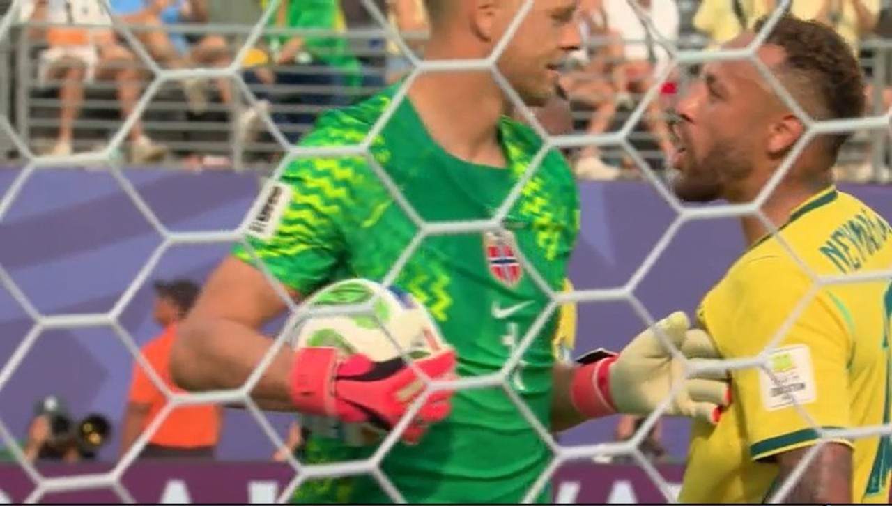 Goleiro da Noruega pede perdão a Neymar por provocação em pênalti: "Uma lenda para mim"