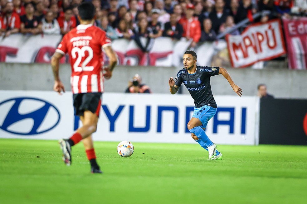 Fábio na vitória do Grêmio sobre o Estudiantes — Foto: Lucas Uebel/Grêmio FBPA