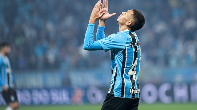 Alyson, do Grêmio, em jogo contra o Corinthians