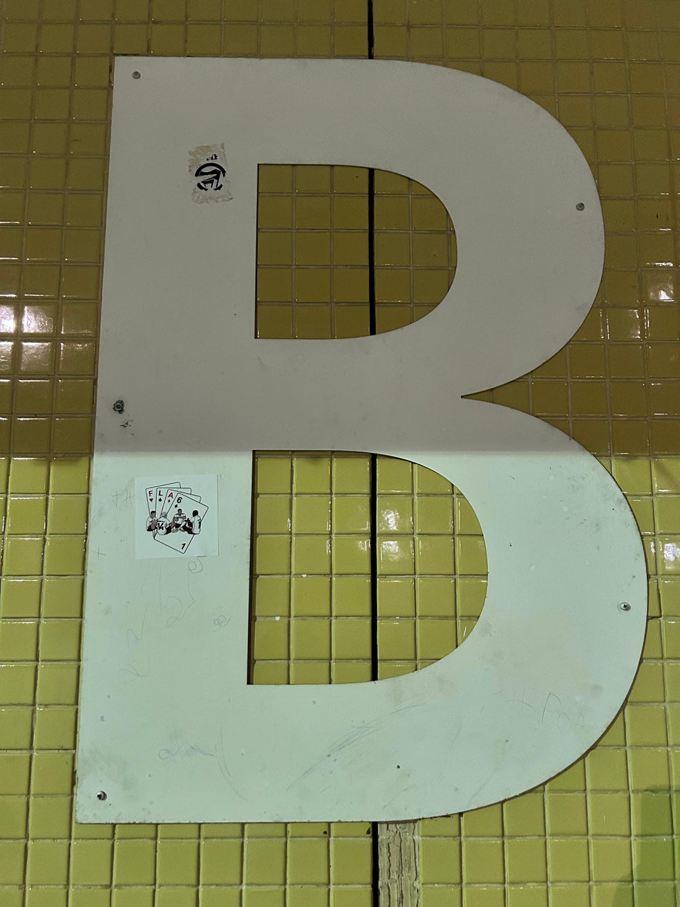 Provocação também em setor onde fica a torcida vascaína — Foto: Reprodução