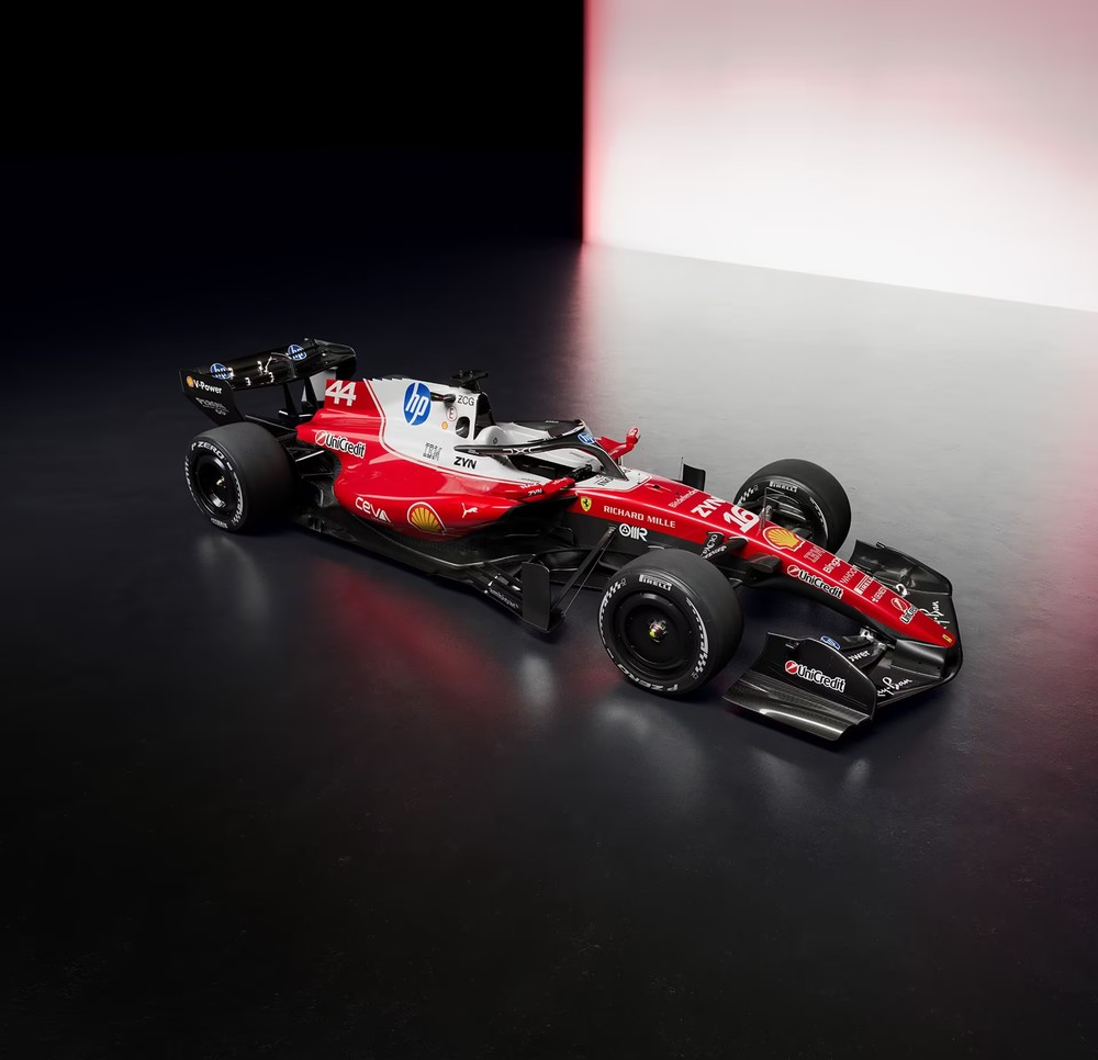 Ferrari revela pintura do SF-26 e aposta em Hamilton e Leclerc para reagir na temporada 2026