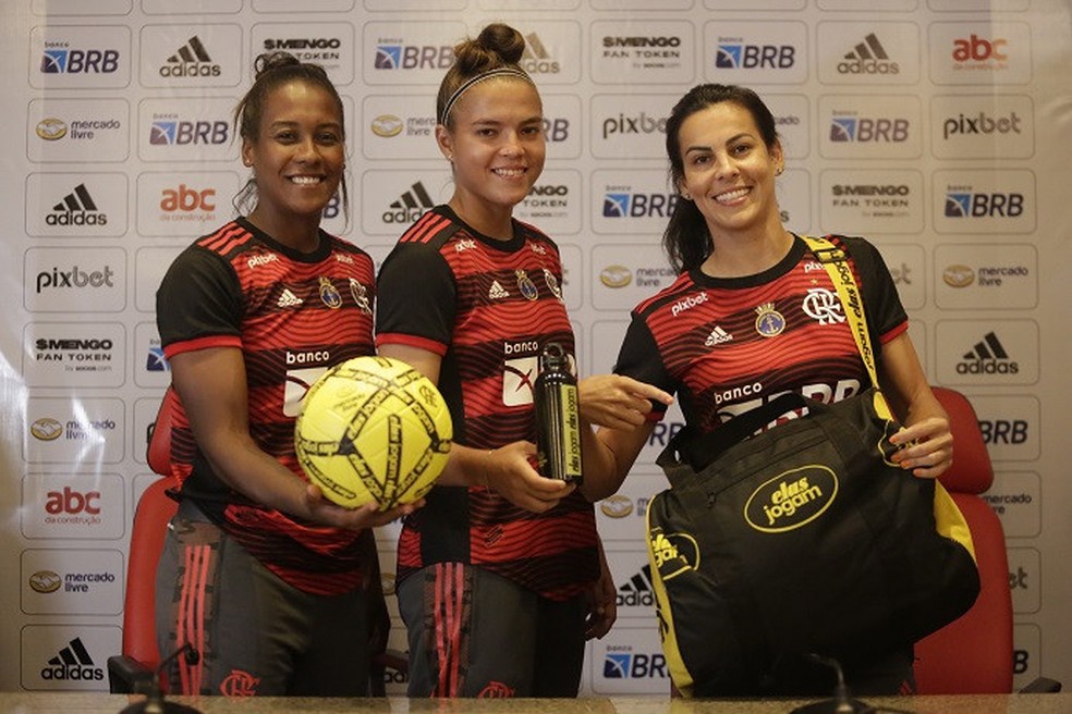 Atento às tendências do mercado, Flamengo assina com jogo online que  mistura NFTs e figurinhas