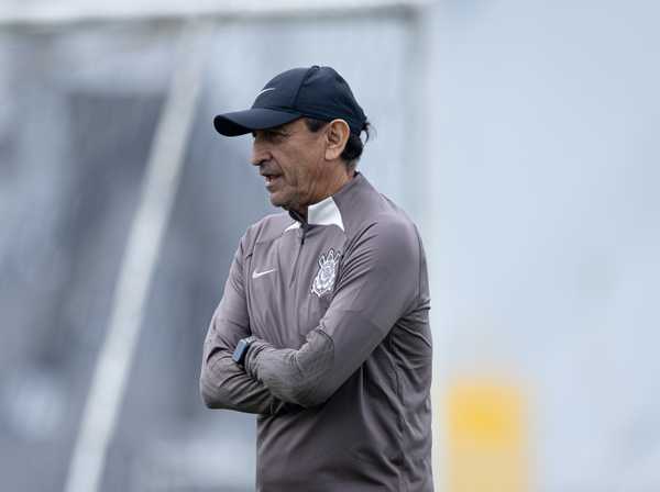 Retorno de Garro e Fagner reforça escalação do Corinthians sob comando de Ramón Díaz