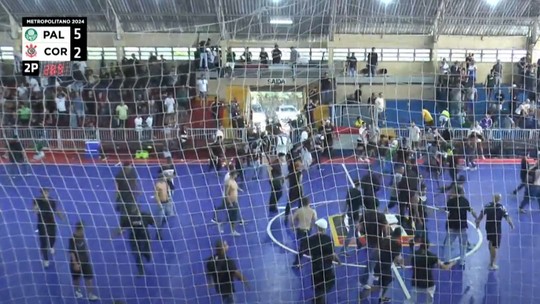 Briga generalizada encerra Dérbi que valia título no futsal; vídeo - Foto: (Reprodução/ES Sports)