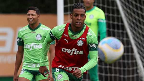 Palmeiras recusa proposta do Norwich City e descarta venda de Vanderlan.