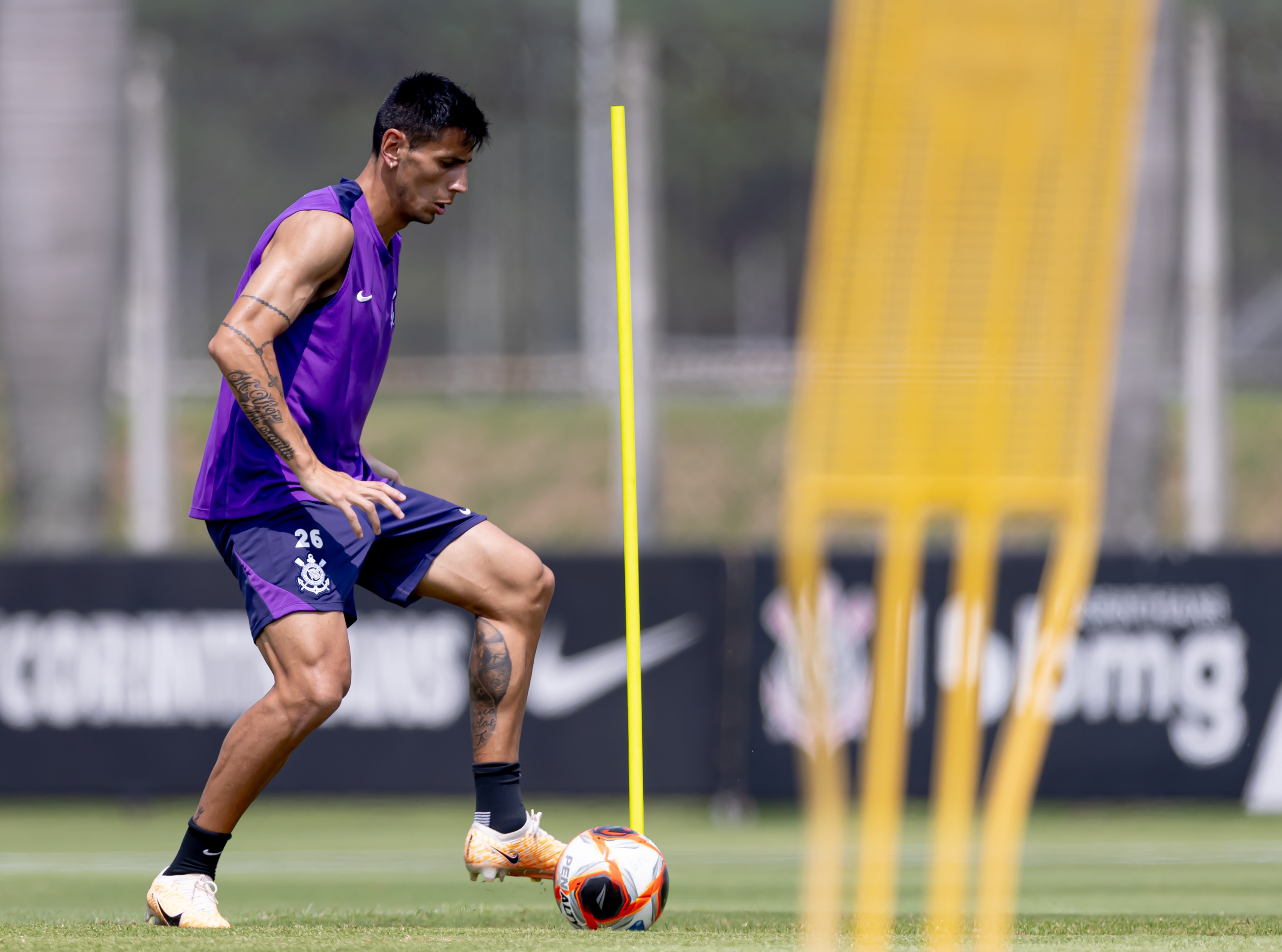 Desfalque de última hora: Fabrizio Angileri ausente em jogo do Corinthians.