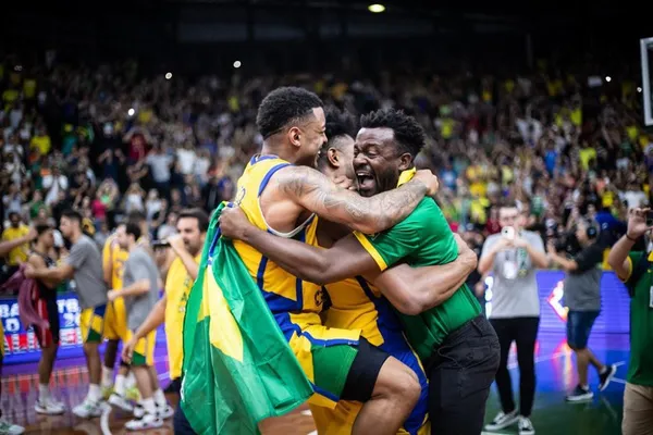 Grécia e Estados Unidos estreiam com vitória no Mundial de basquete -  Gazeta Esportiva
