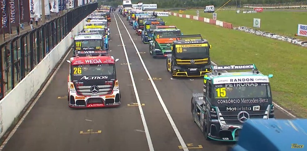 Corrida aconteceu neste domingo (23). — Foto: Copa Truck