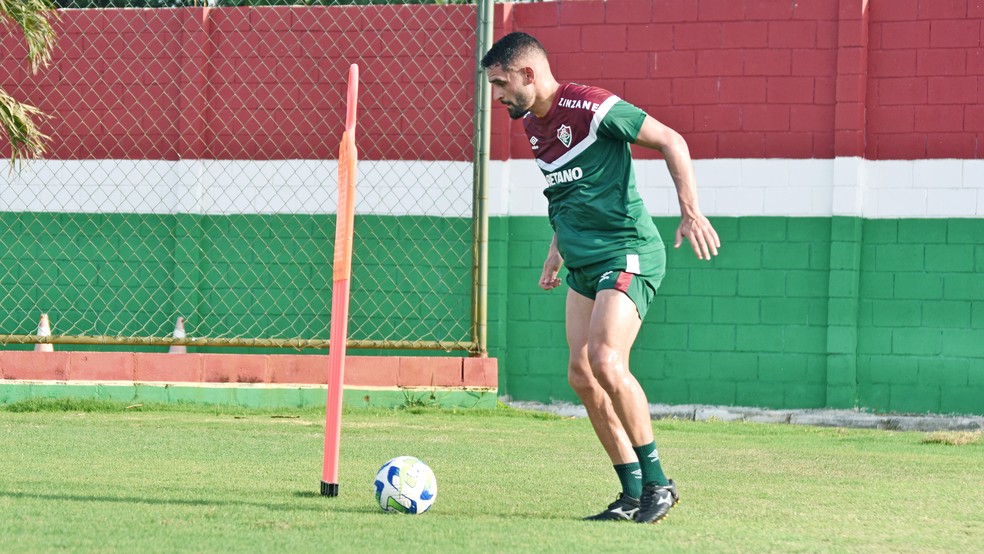 Renato Augusto em treino do Fluminense � Foto: Mailson Santana/Fluminense