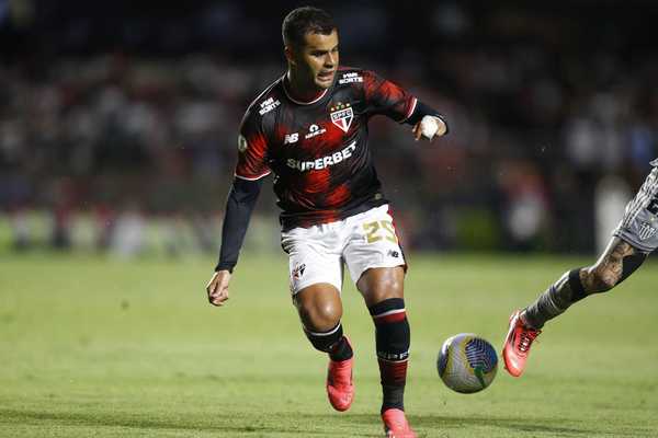 Alisson comemora retorno antecipado ao São Paulo, mas só estará 100% em 2025