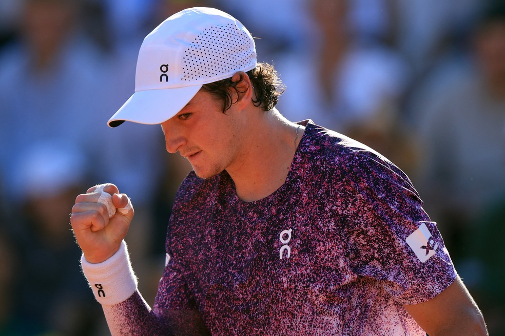 João Fonseca na segunda rodada de Roland Garros — Foto: Reuters