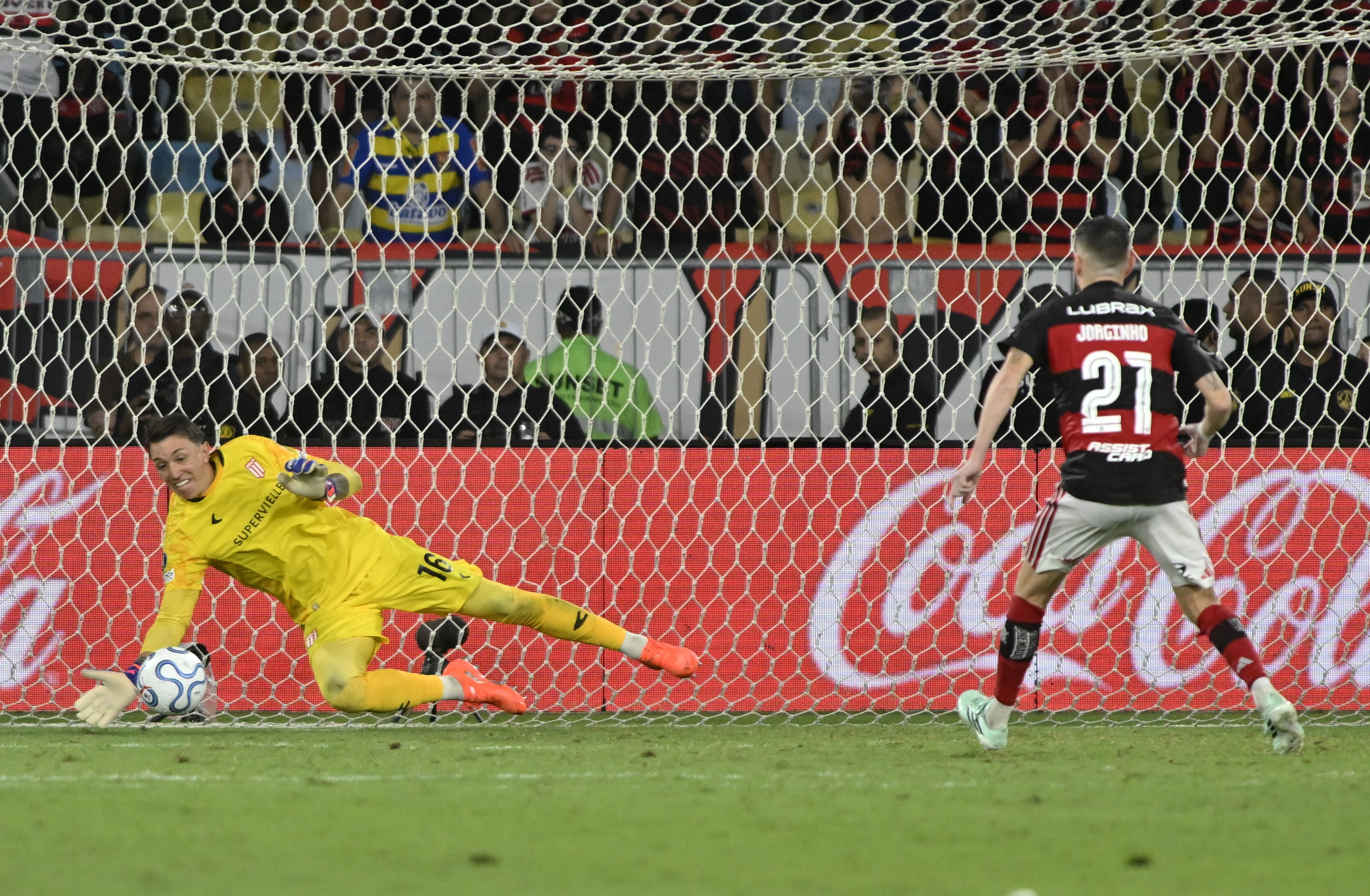 Jorginho perde o primeiro pênalti pelo Flamengo; veja números