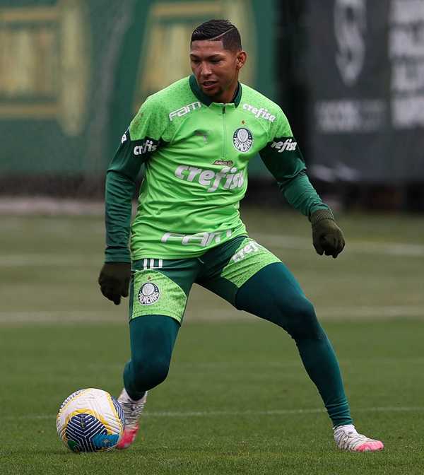 Queda nas Copas afeta desempenho de jogadores do Palmeiras, Rony subutilizado.