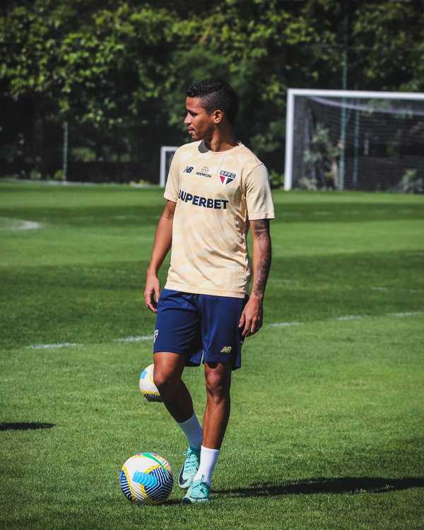 Veja quem pode substituir Lucas no São Paulo contra o Fortaleza