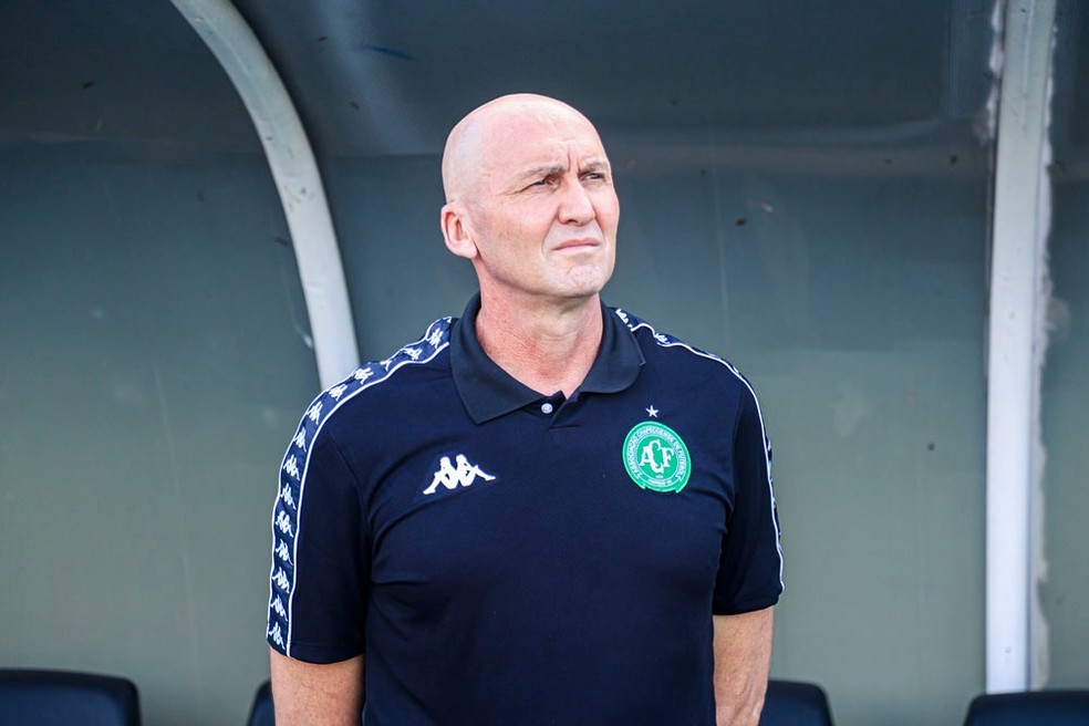 Gilmar Dal Pozzo em CRB x Chapecoense — Foto: Ailton Cruz