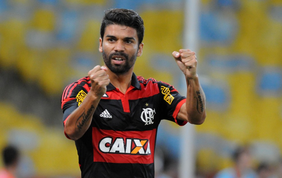 LEMBRA DELE? Ex-Flamengo deseja sorte à grande europeu