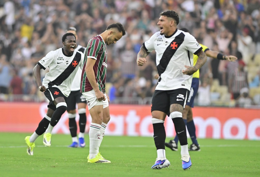 Lendas tricolores brilham e Fluminense avança à final do Carioca