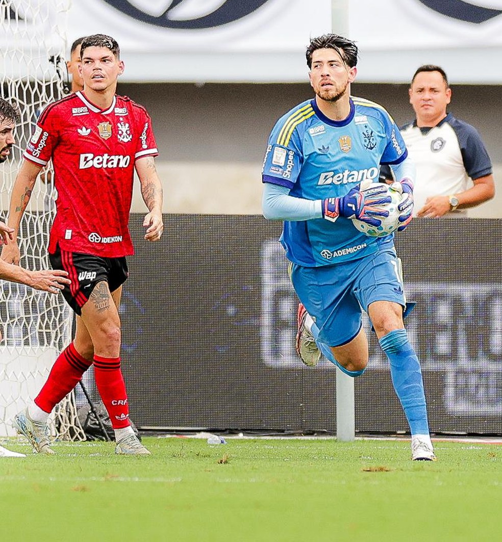 Ayrton Lucas e Rossi no Remo x Flamengo � Foto: Gilvan de Souza / Flamengo