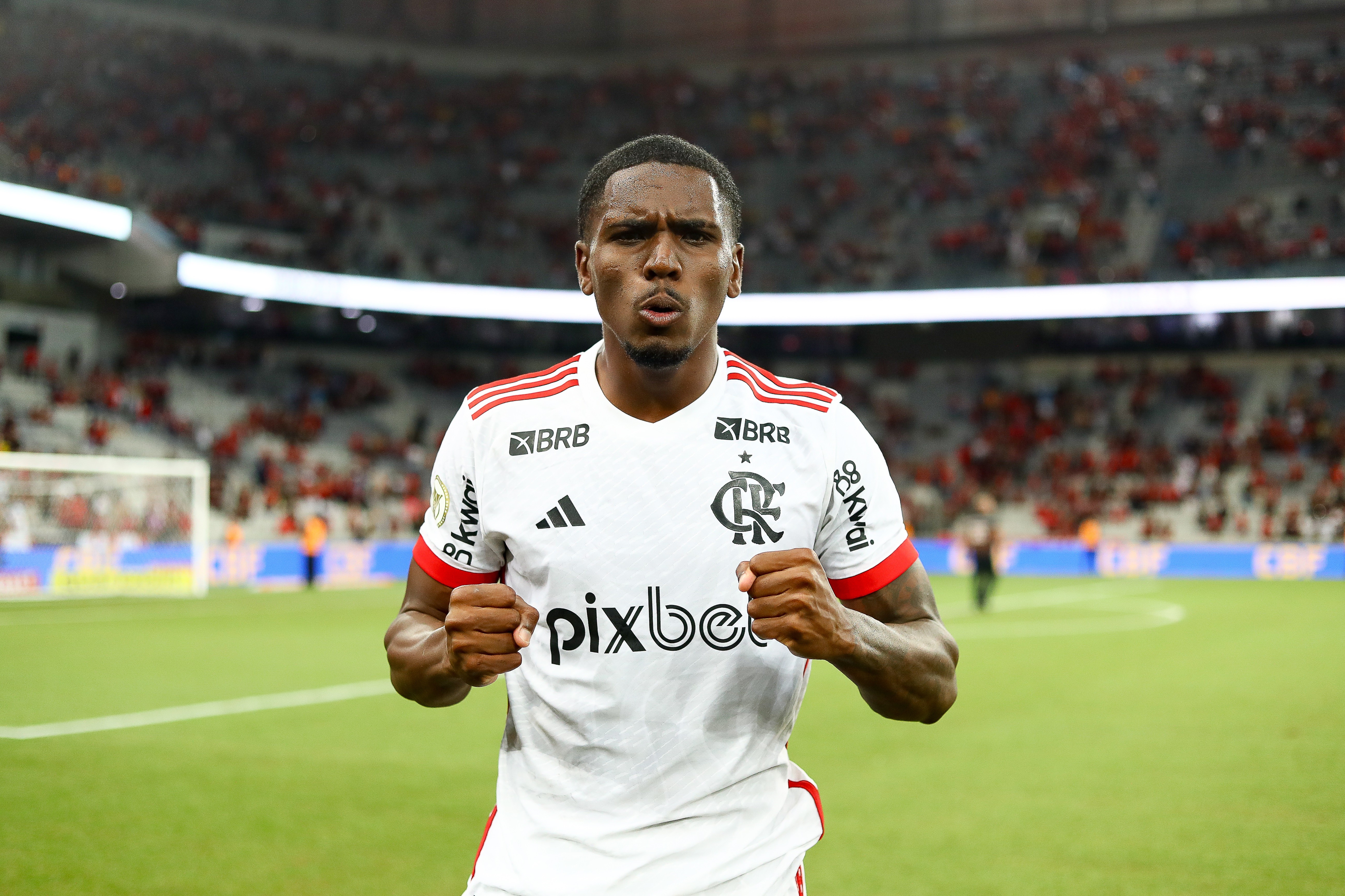 Escalação do Flamengo: Evertton Araújo deve ganhar vaga de Gerson contra o Botafogo