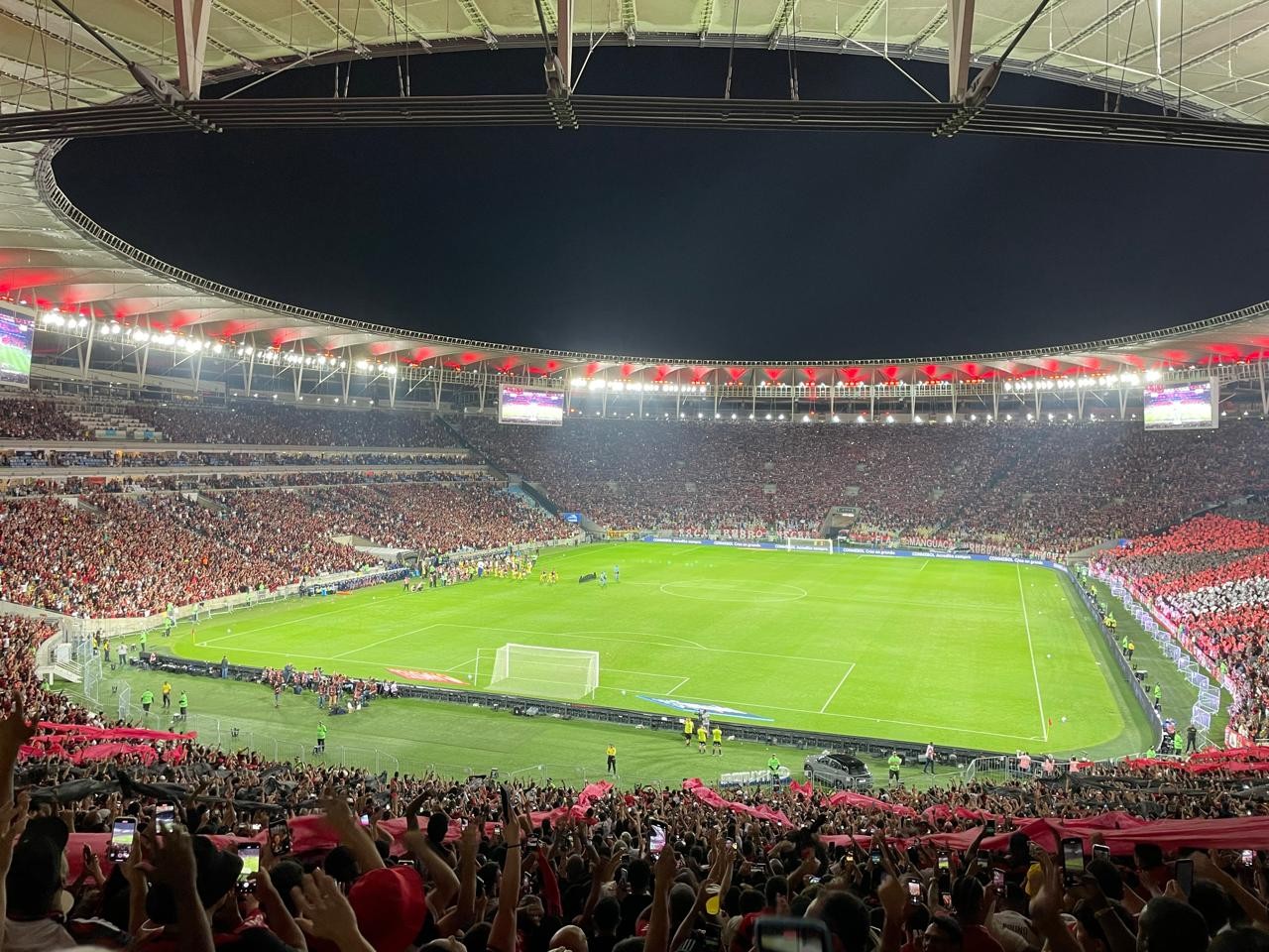 Flamengo anuncia lotação esgotada para partida contra o Grêmio no Maracanã.