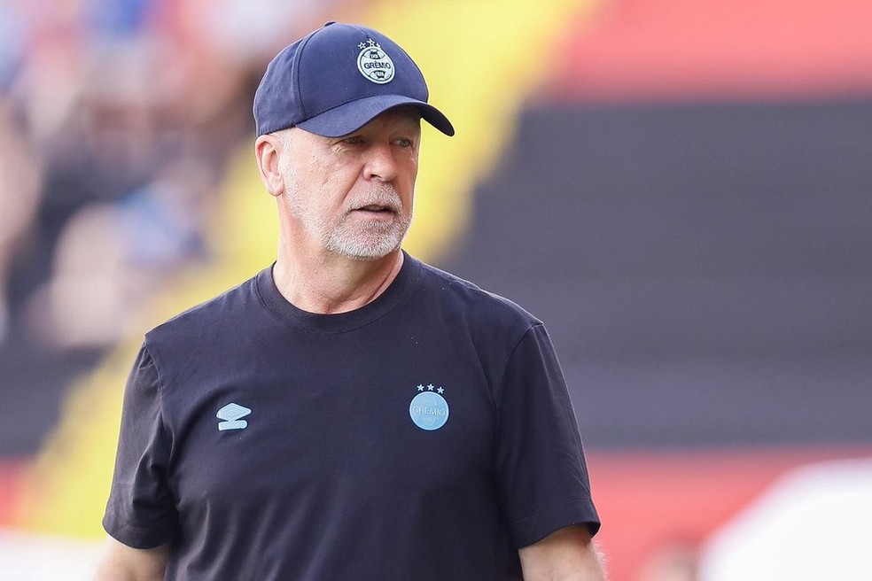 Mano Menezes na vitória por 4 a 0 sobre o Sport — Foto: Rafael Vieira / Grêmio / Divulgação