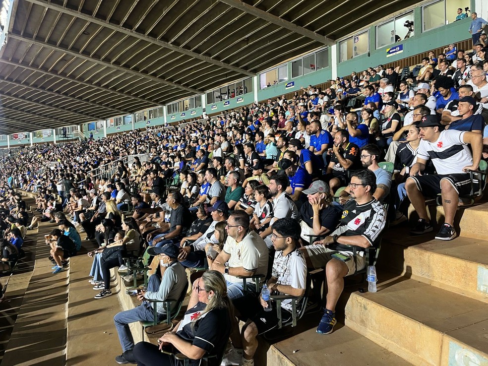 Cruzeiro, Vasco, Público, Parque do Sabiá, Uberlândia — Foto: Luis Fellipe Braga