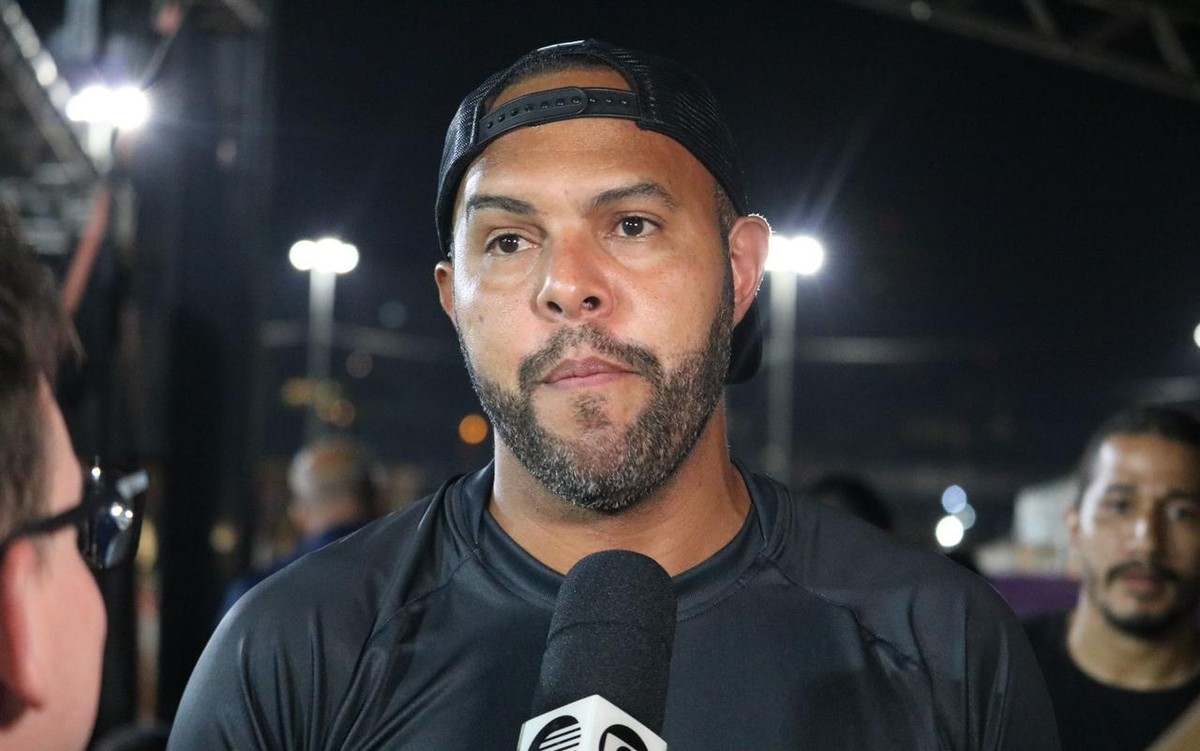 Alecsandro pede técnico à altura do Flamengo após Sampaoli sair e enaltece Tite: Melhor do Brasil