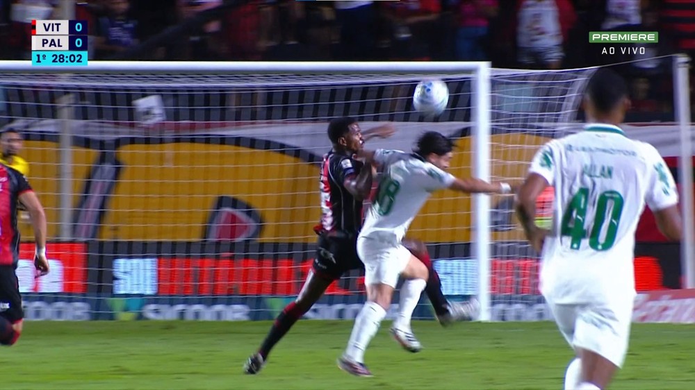 Maurício é denunciado pelo STJD e pode pegar até 6 jogos de gancho
