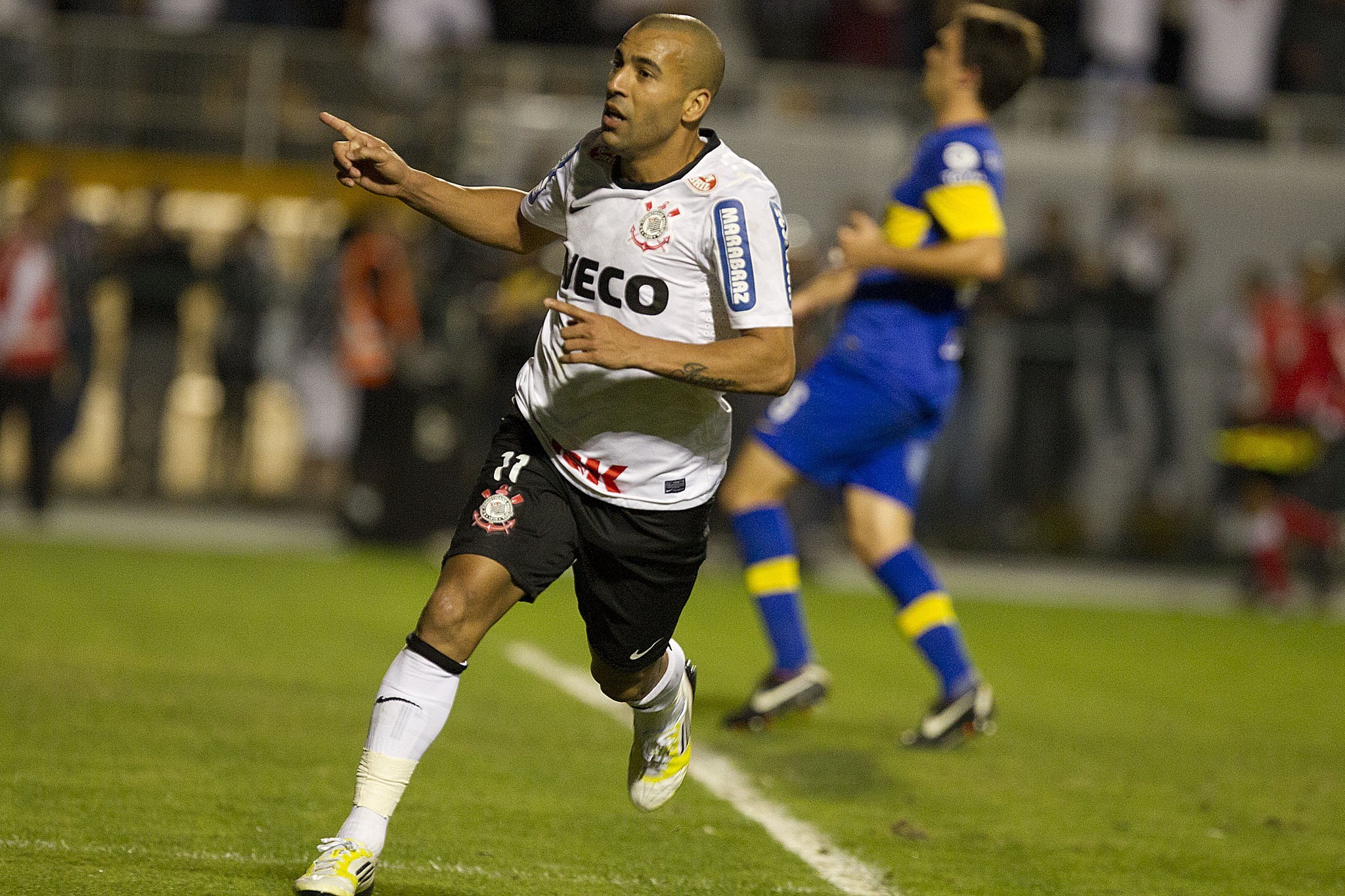 Emerson Sheik recorda época no Corinthians e alfineta Palmeiras: 