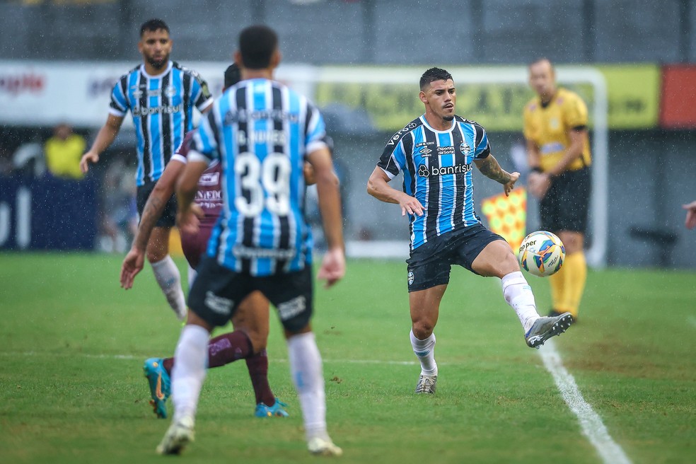 Mayk em campo contra o Caxias — Foto: Lucas Uebel/Divulgação Grêmio