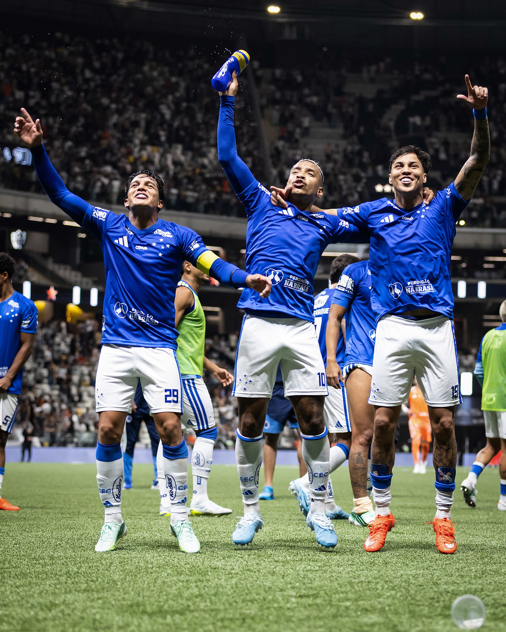 Análise: Cruzeiro vence com primeiro tempo de manual e se impõe como favorito à vaga na Libertadores