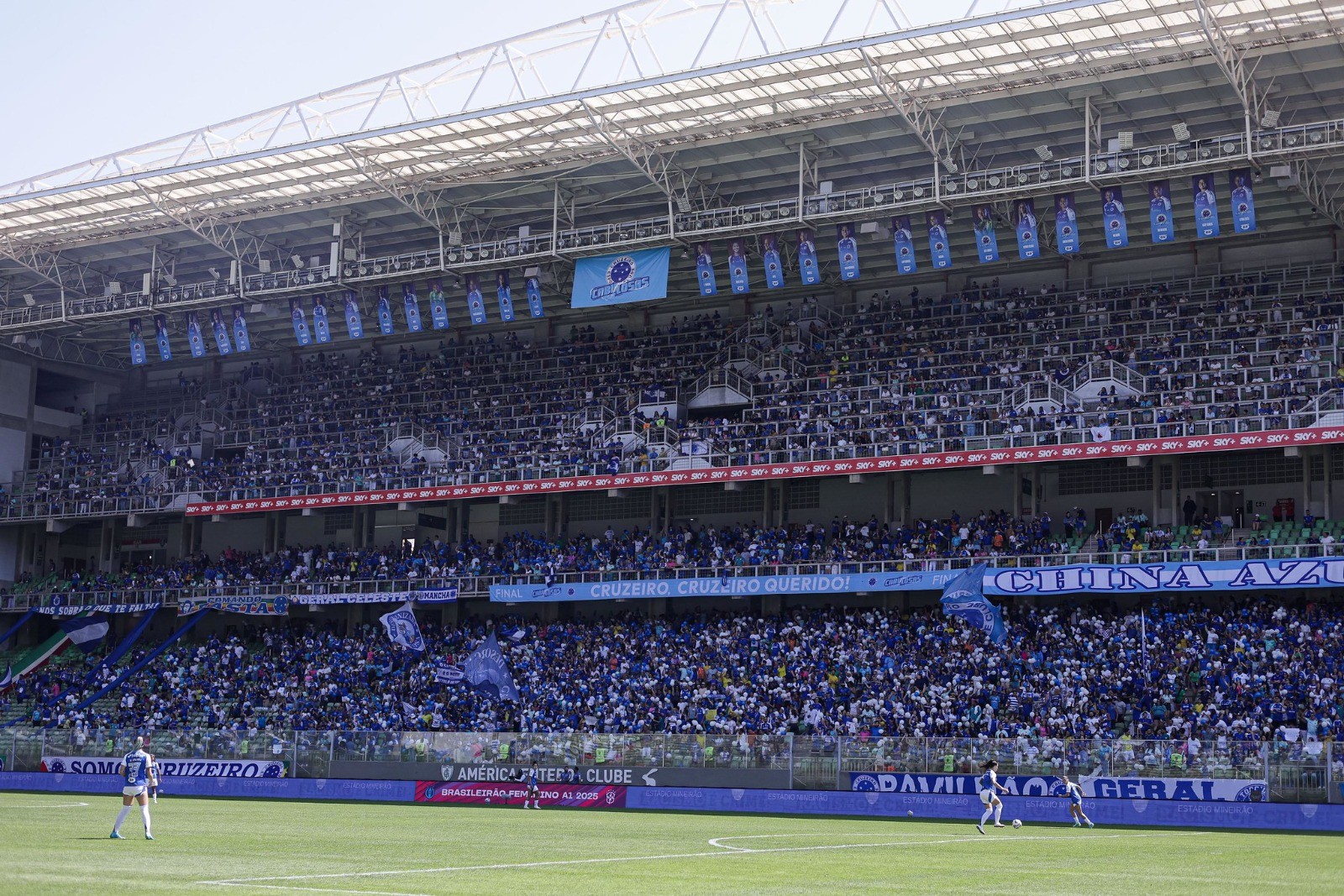 Cruzeiro estabelece recorde de público no futebol feminino em Minas Gerais na final do Brasileiro