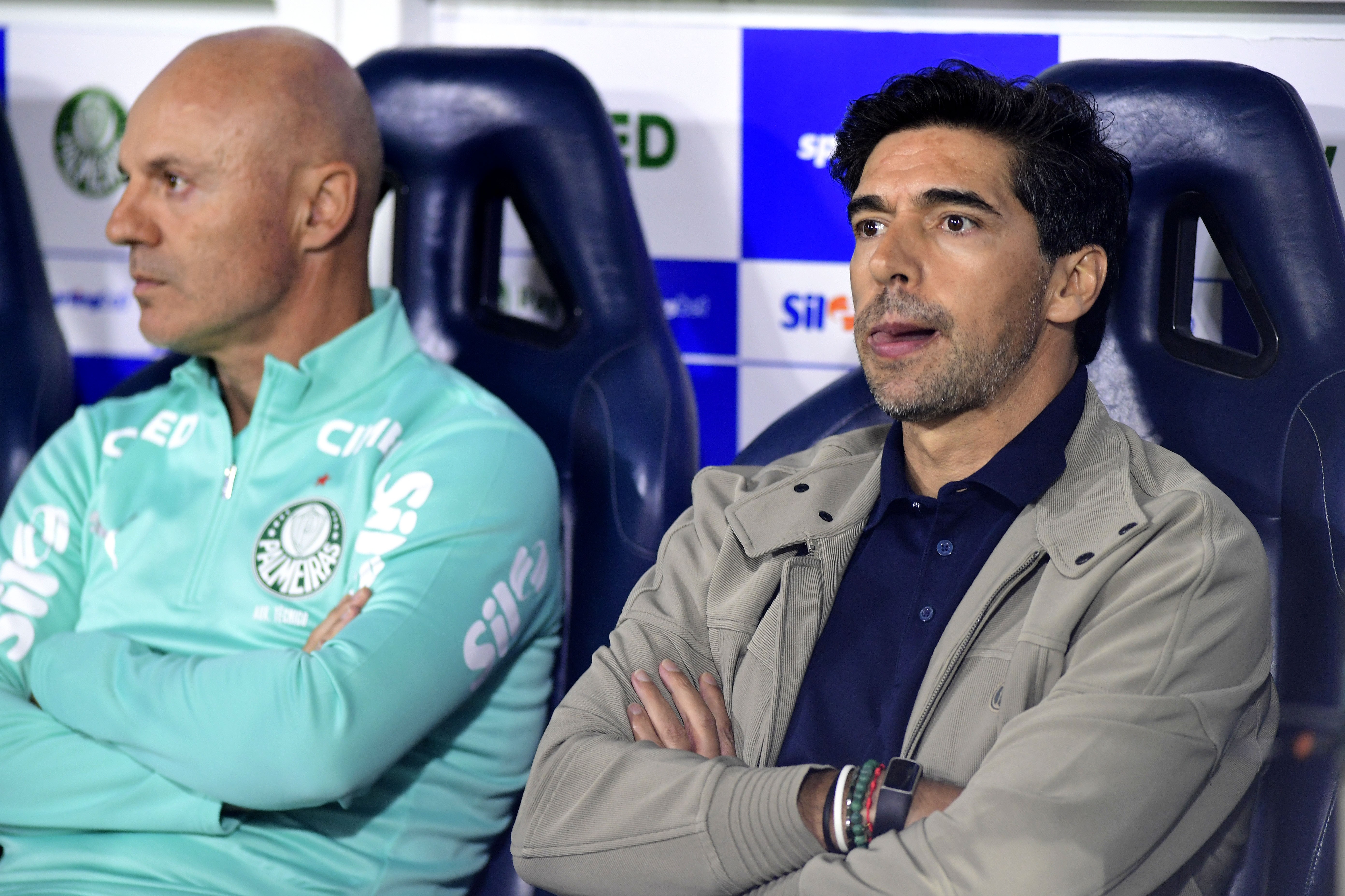 Abel exalta Vitor Roque após vaga do Palmeiras