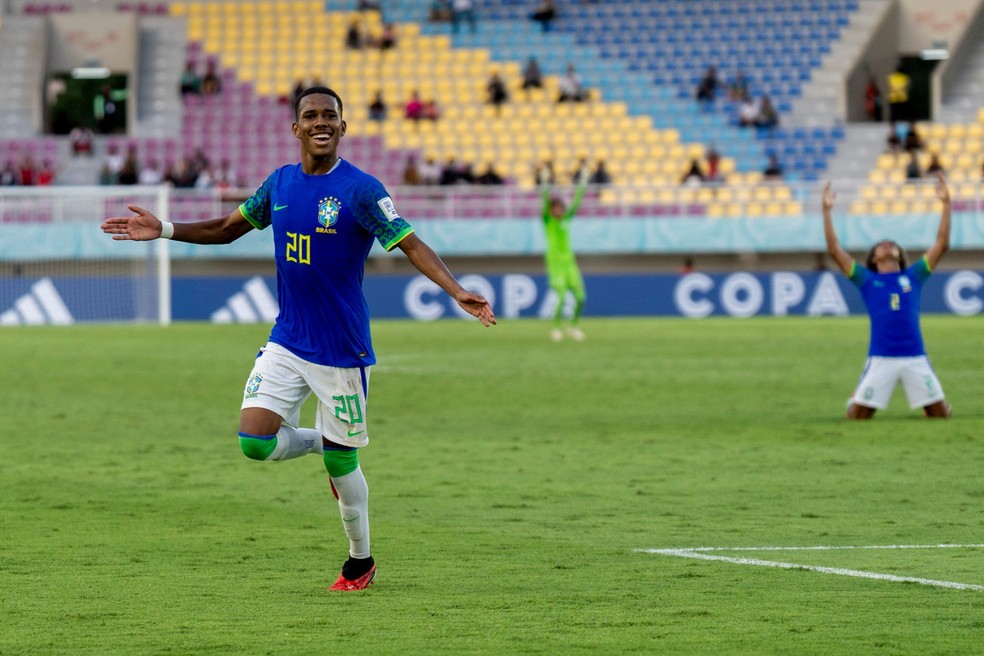 Estevão comemora gol em Equador x Brasil nas oitavas de final do Mundial Sub-17 — Foto: Leto Ribas/CBF