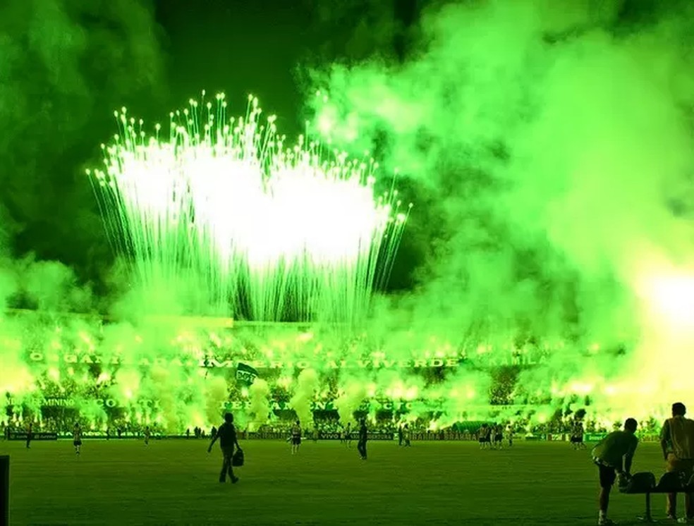 Green Hell: festa do Coritiba antes dos jogos — Foto: André Raittz/Vanguard Photo Parlour