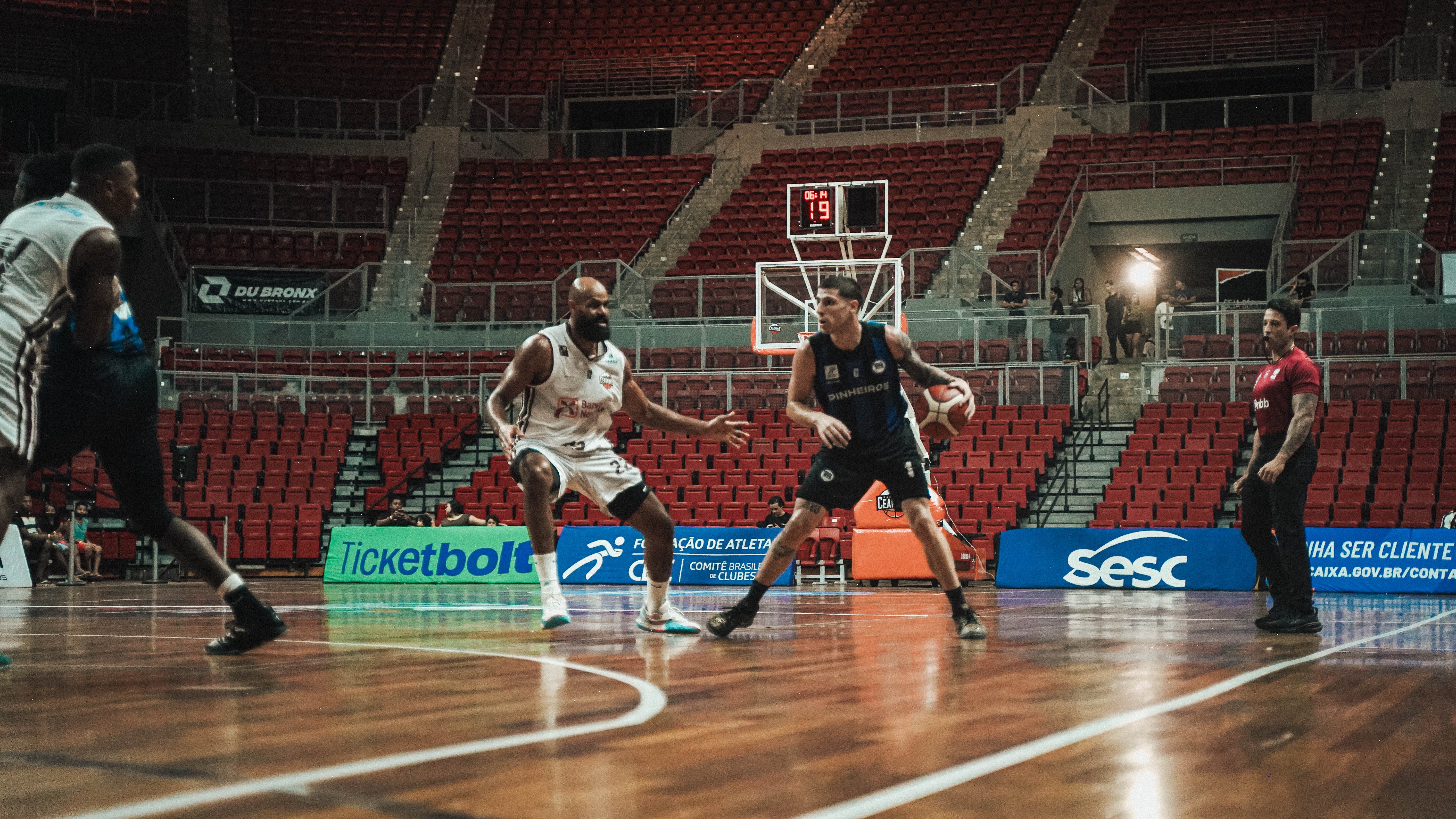 Pinheiros atropela Basquete Cearense e vence por mais de 30 pontos de diferença