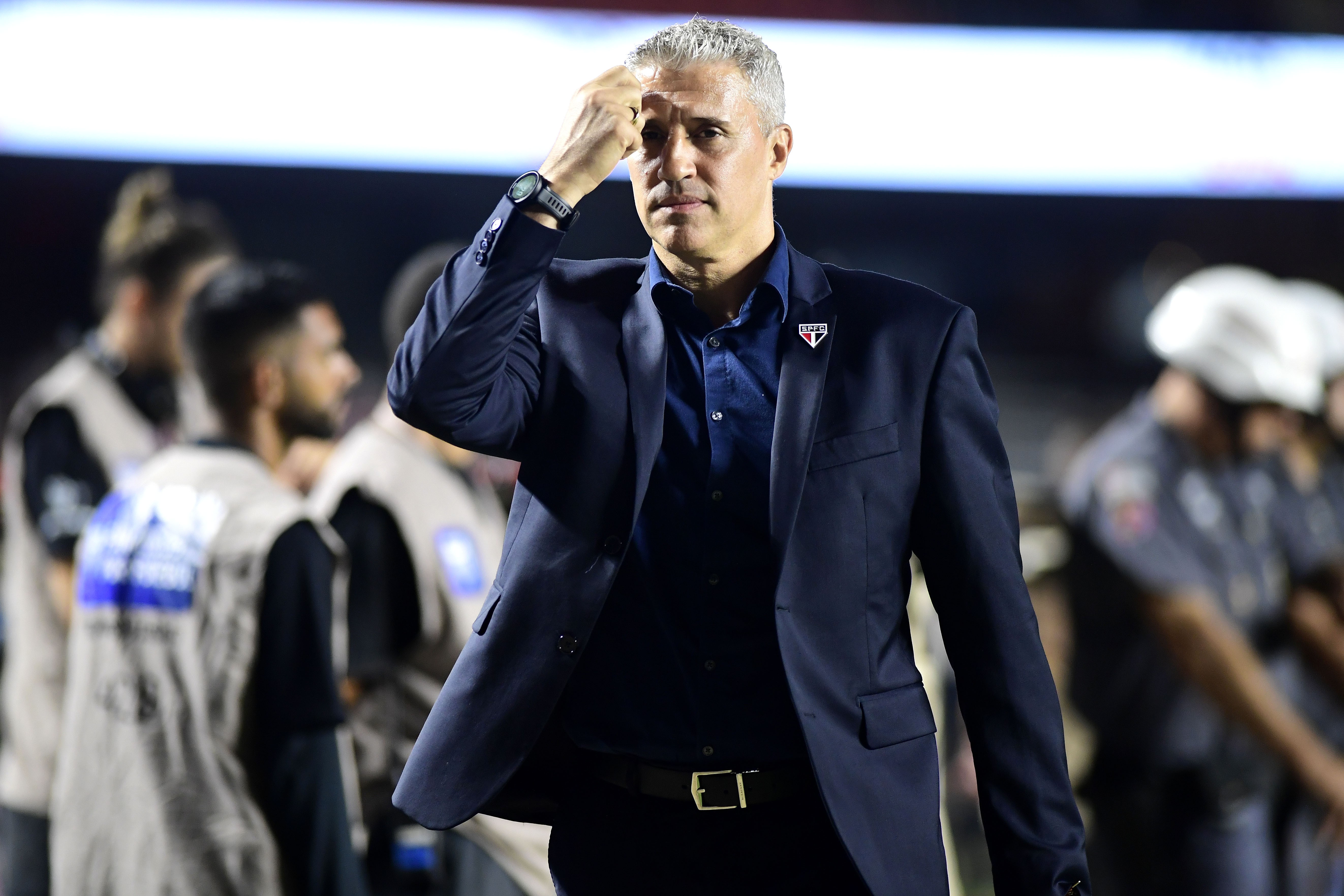 Crespo festeja evolução e conexão do São Paulo com torcida no Morumbis ...