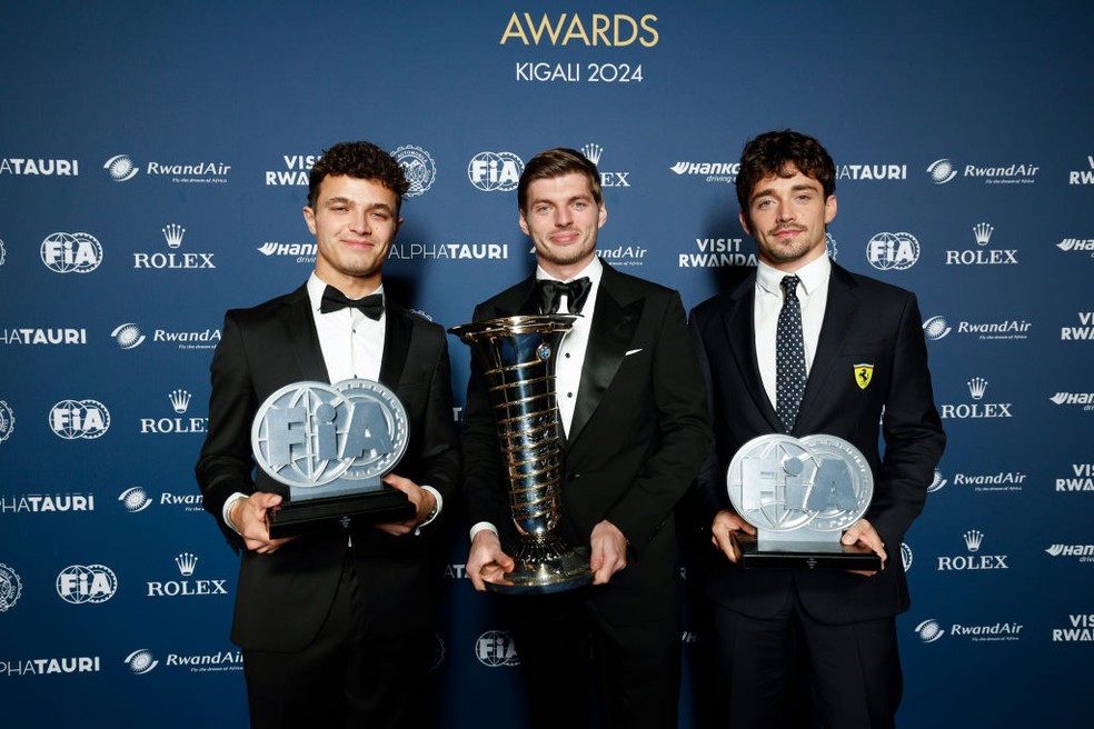 Max Verstappen,  Lando Norris e Charles Leclerc formam o pódio da F1 na temporada 2024 — Foto: Handout/FIA/DPPI via Getty Images