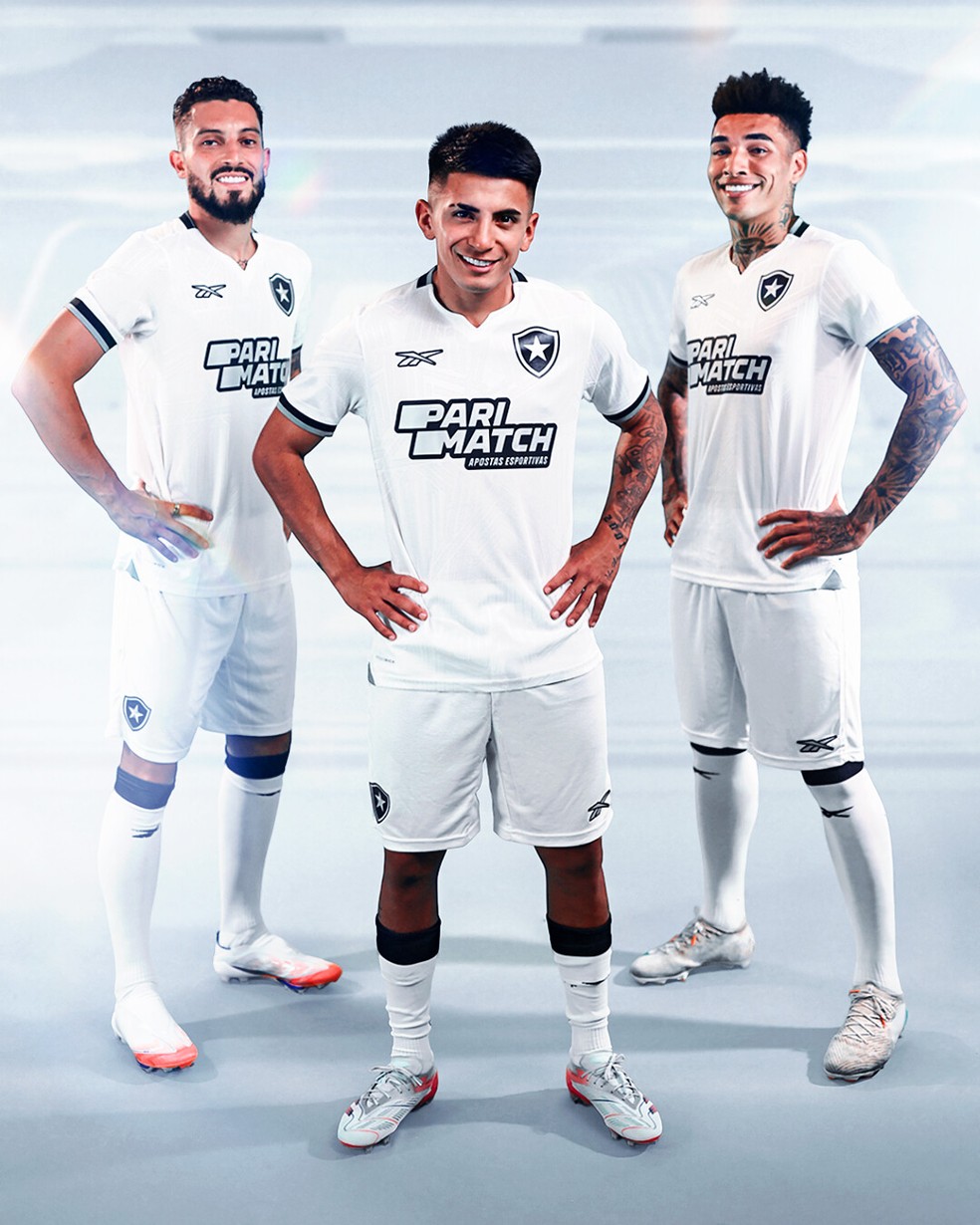 Novo uniforme branco do Botafogo — Foto: Vítor Silva/Botafogo