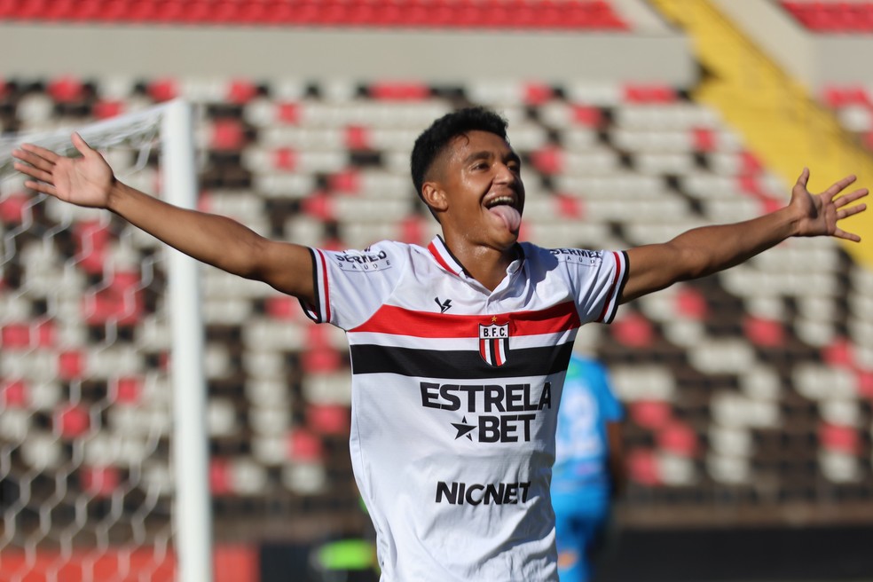 Pedro Severino, atacante — Foto: João Victor Menezes de Souza/Agência Botafogo