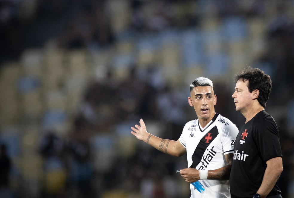 Puma Rodríguez e Fernando Diniz em treino do Vasco.
