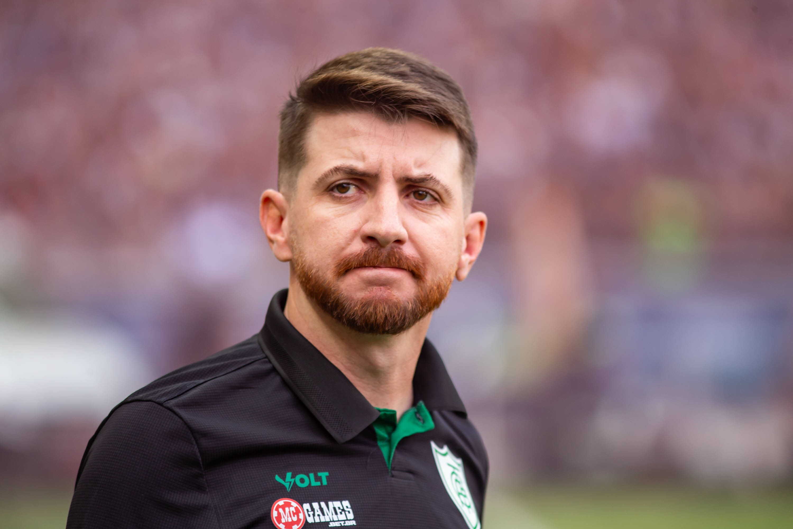 América-MG anuncia saída do técnico William Batista