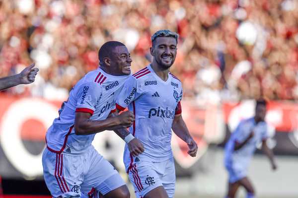 De La Cruz se Encanta com Fã Mirim e Reconhece Erros após Golaço no Flamengo