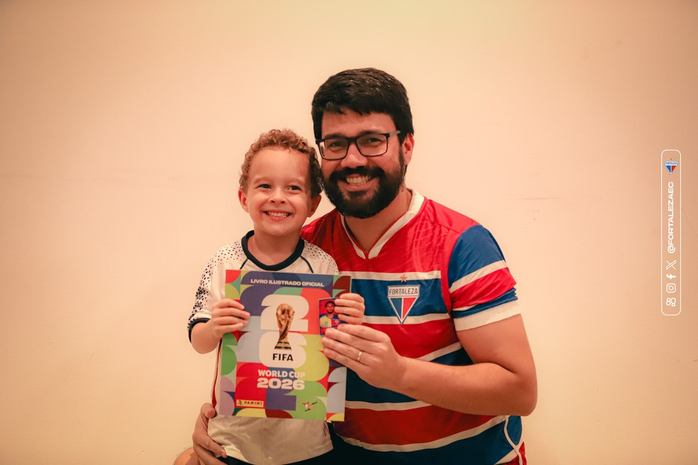 Fortaleza distribui álbuns e figurinhas do Éderson na ação do clube