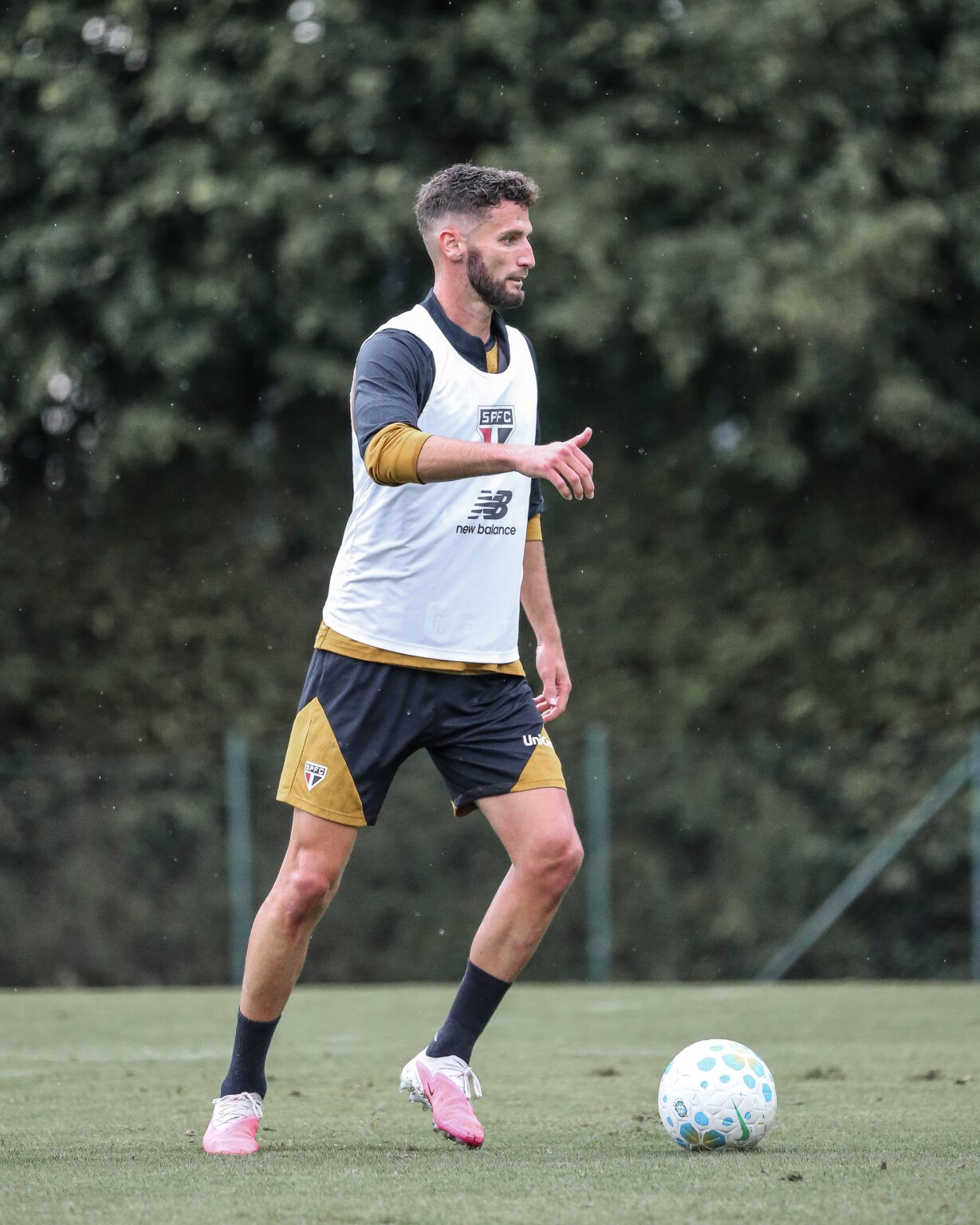 São Paulo aposta em reforços para encarar o Grêmio