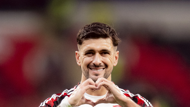 Arrascaeta comemora gol em Cruz Azul x Flamengo