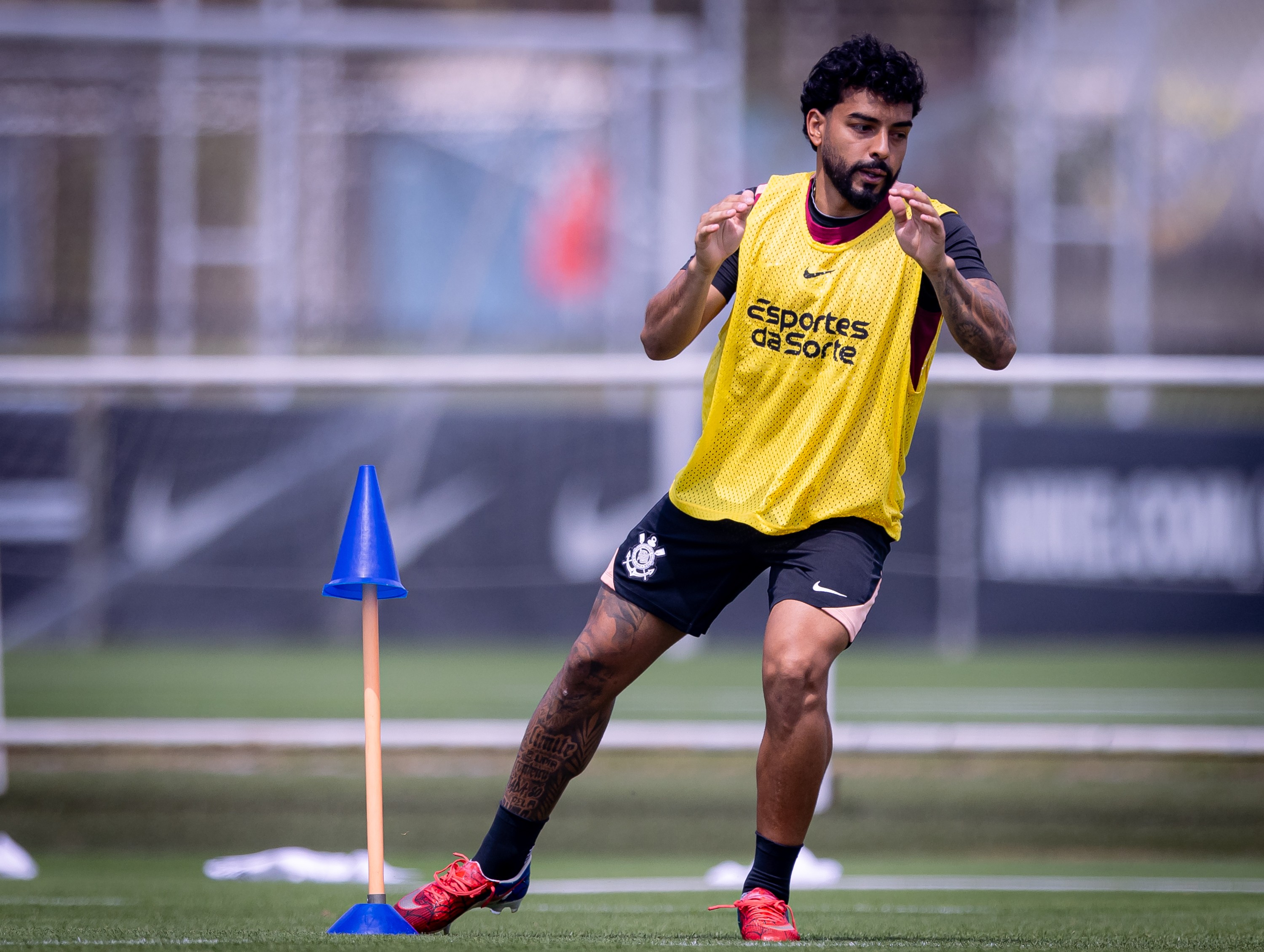 Treino do Corinthians: Bidu volta ao campo e deve ser titular contra o Internacional