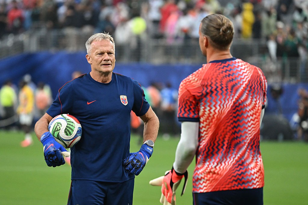 Treinador de goleiros da Noruega foi titular no histórico jogo de 98 e acalmou ânimos com Zagallo