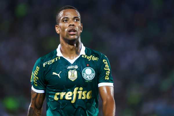 Reforço Caio Paulista busca se firmar no Palmeiras após "sumiço" de jogos