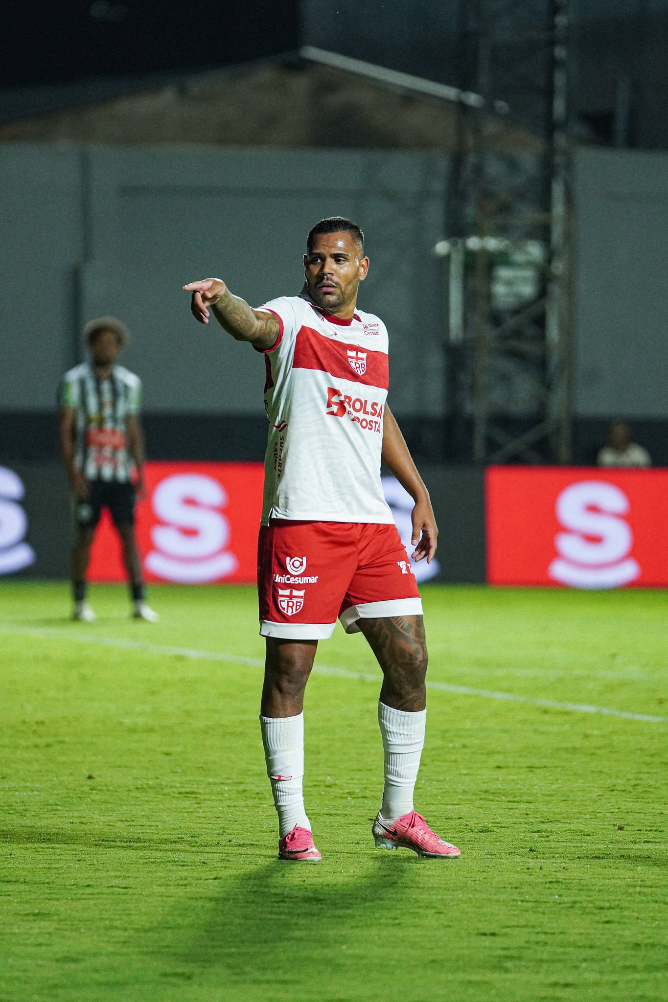 CRB brilha na Série B com técnico invicto e artilheiro em alta